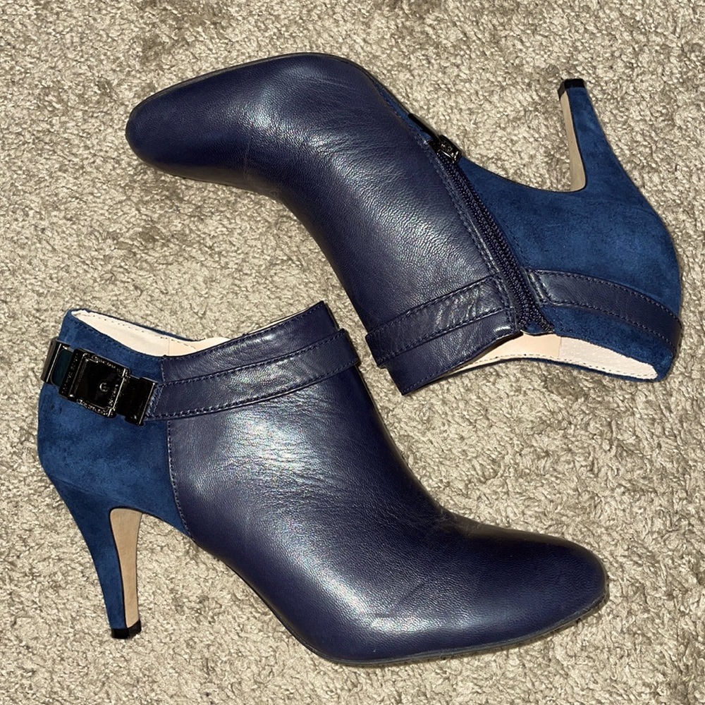 Vince Camuto 2 toned blue booties